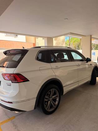 VOLKSWAGEN TIGUAN 2.0 350 TSI GASOLINA ALLSPACE R-LINE 4MOTION DSG VOLKSWAGEN TIGUAN 2.0 350 TSI GASOLINA ALLSPACE R-LINE 4MOTION DSG